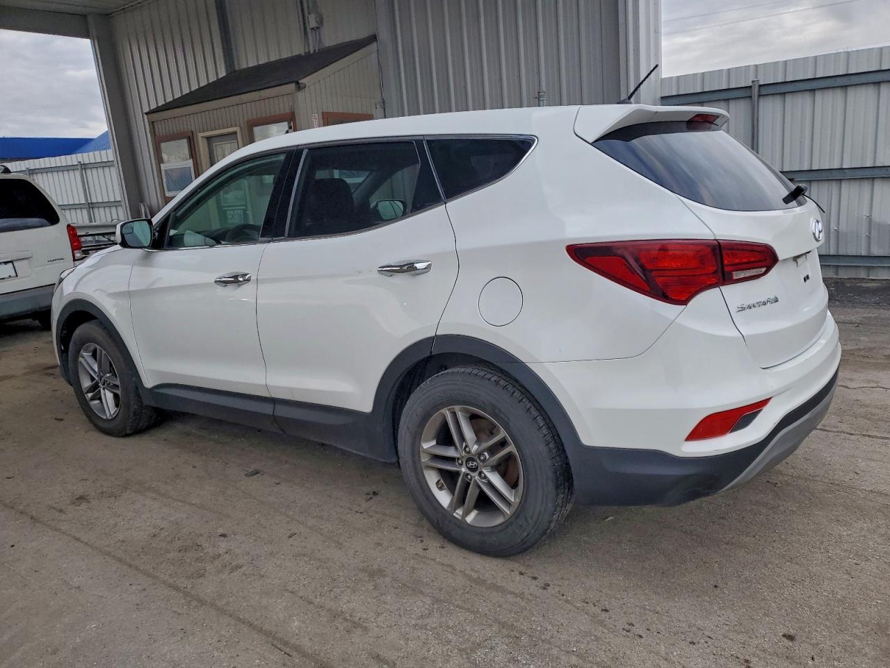 2018 HYUNDAI SANTA FE SPORT photo 2
