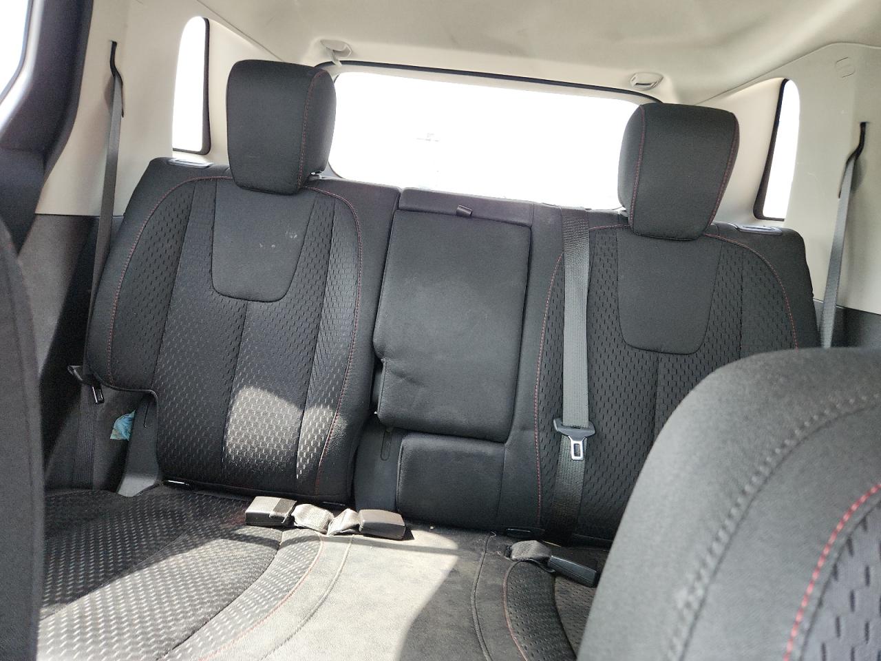 2015 GMC TERRAIN SLE photo 28