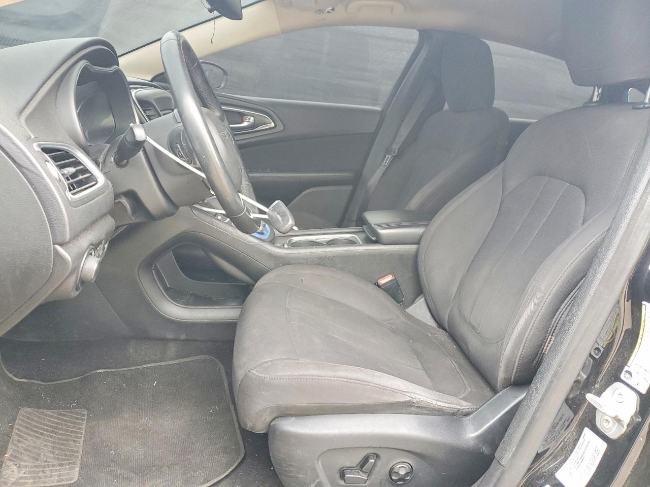 2016 CHRYSLER 200 LIMITED photo 19