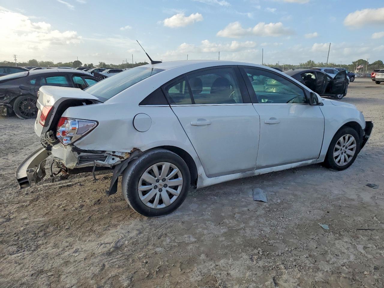 2011 CHEVROLET CRUZE LT photo 5