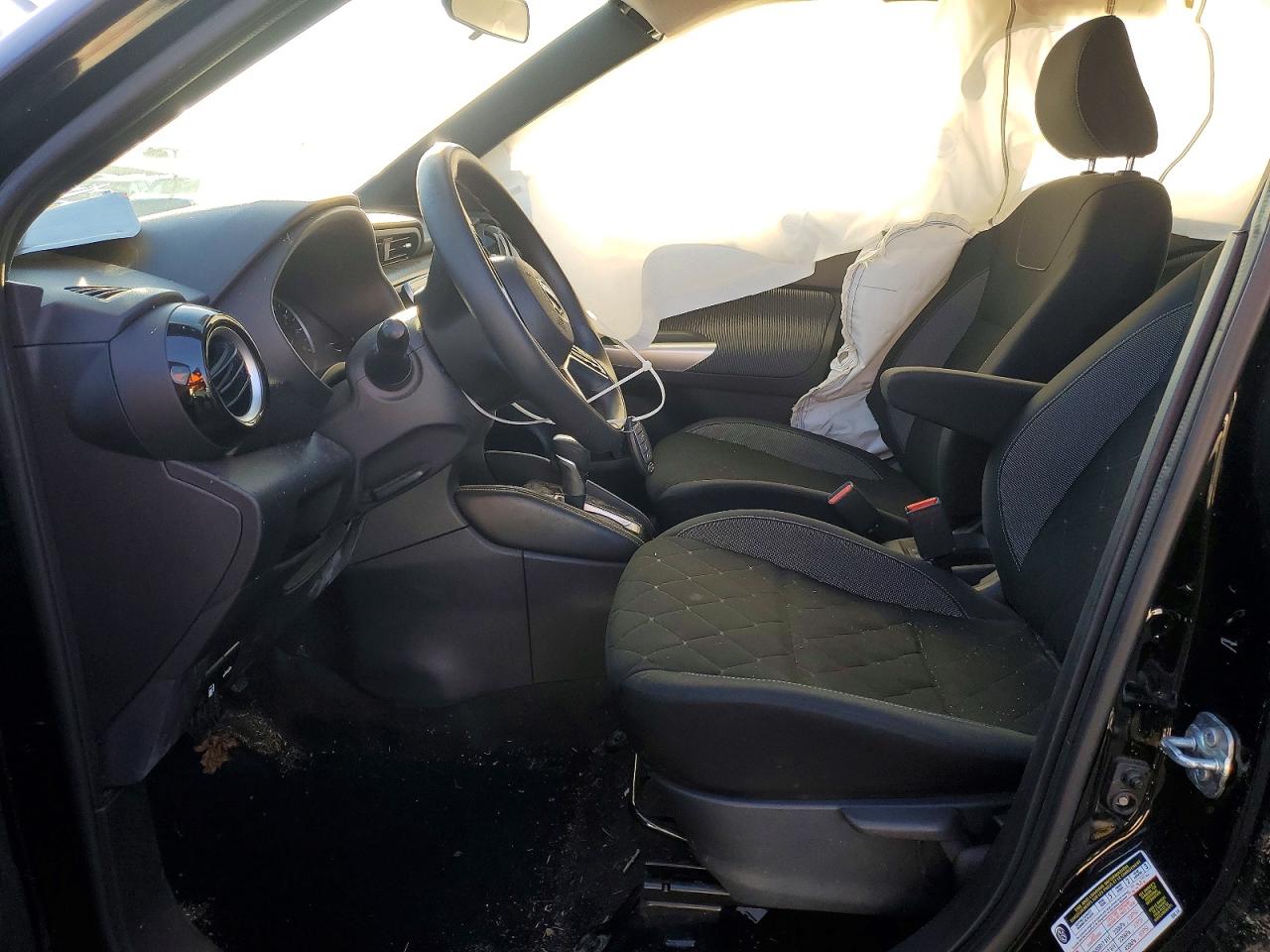 2020 NISSAN KICKS SV photo 19