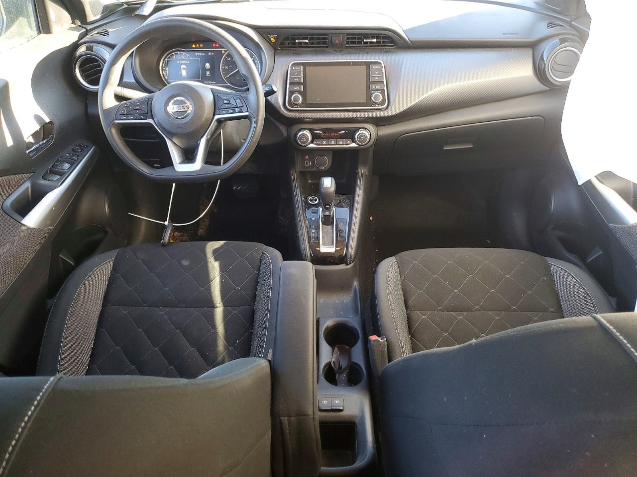 2020 NISSAN KICKS SV photo 22