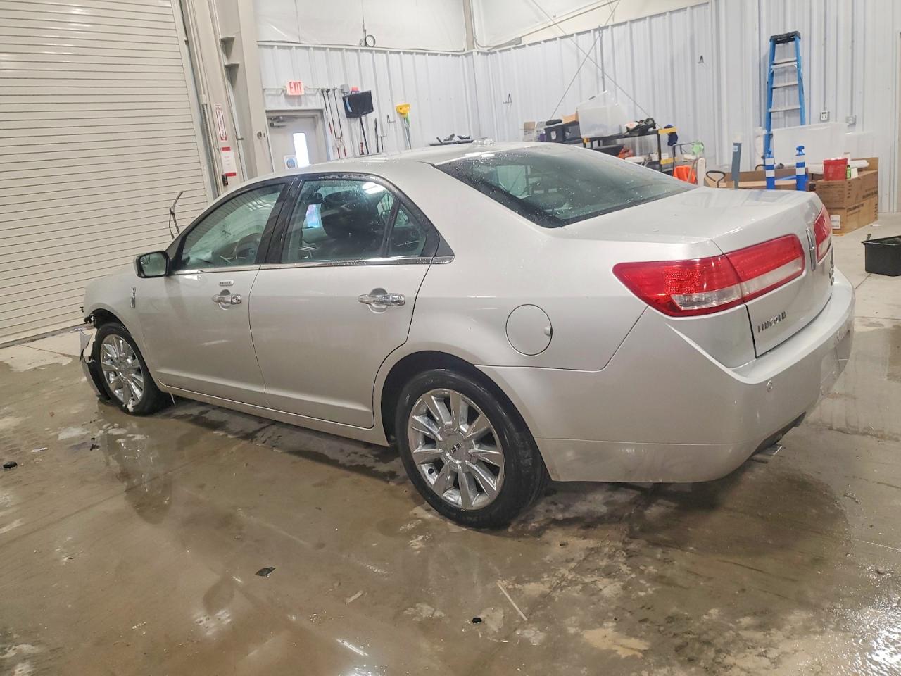2011 LINCOLN MKZ photo 4