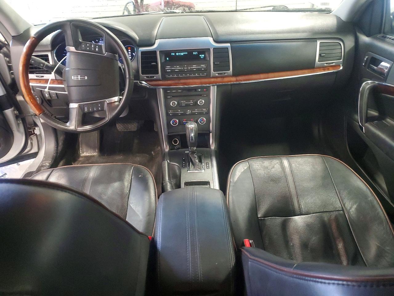 2011 LINCOLN MKZ photo 22