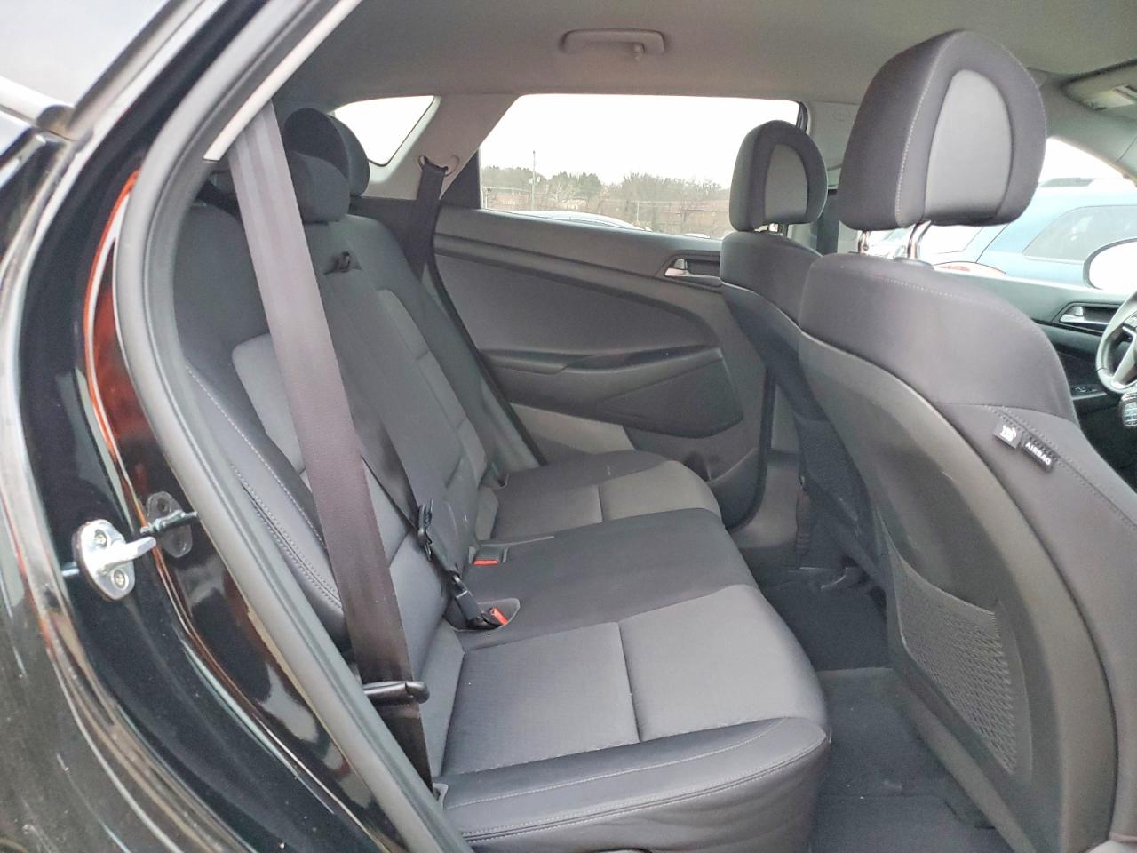 2017 HYUNDAI TUCSON photo 11