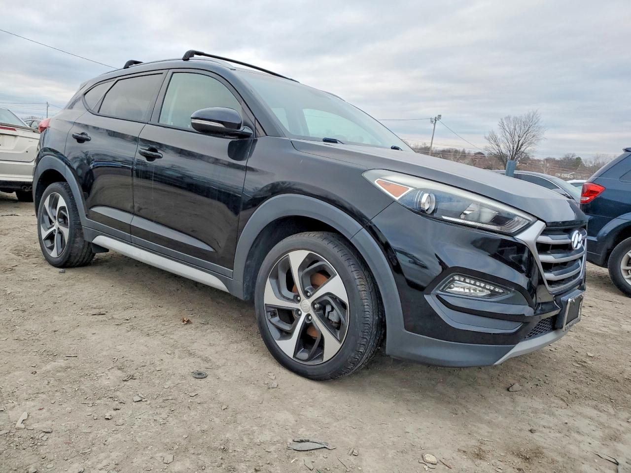 2017 HYUNDAI TUCSON photo 4