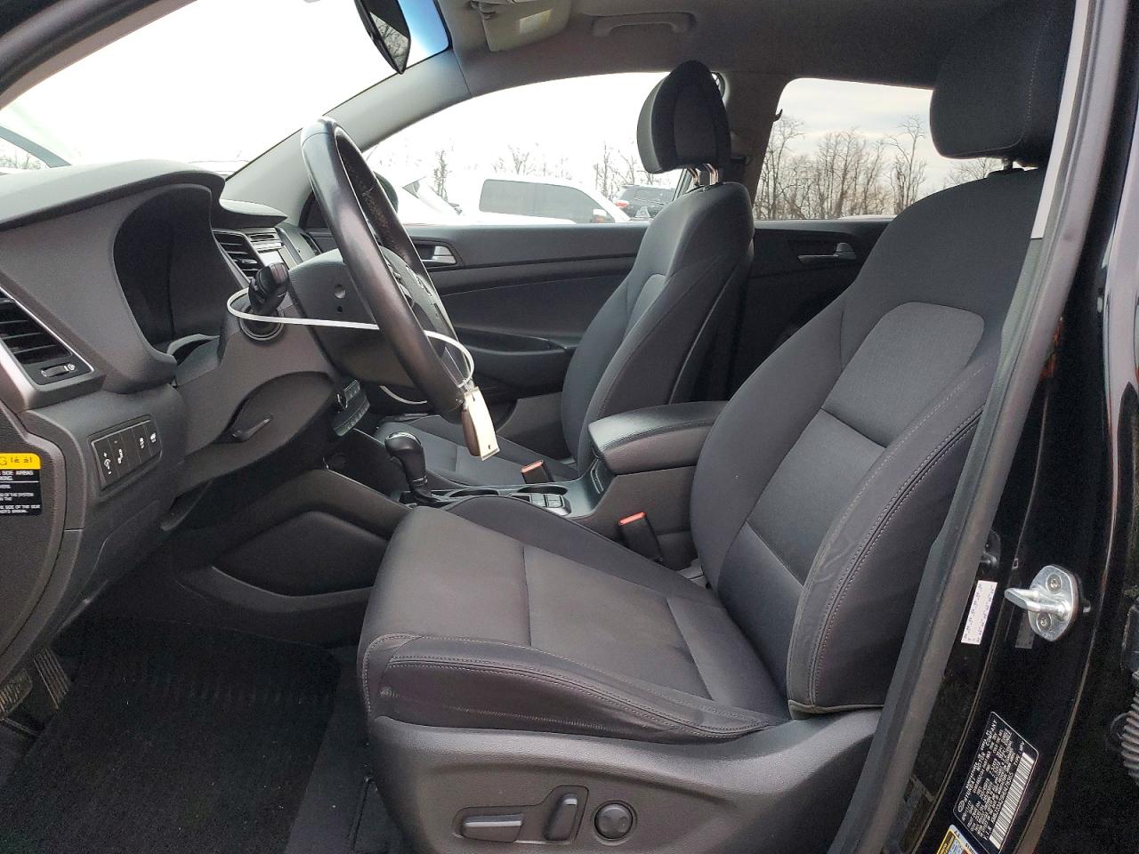 2017 HYUNDAI TUCSON photo 7
