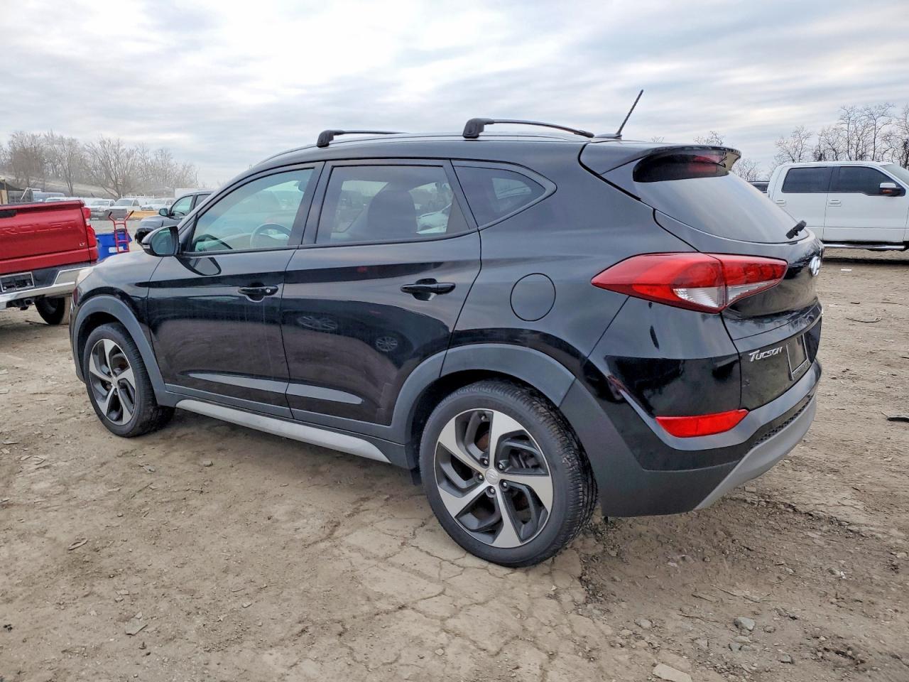 2017 HYUNDAI TUCSON photo 2