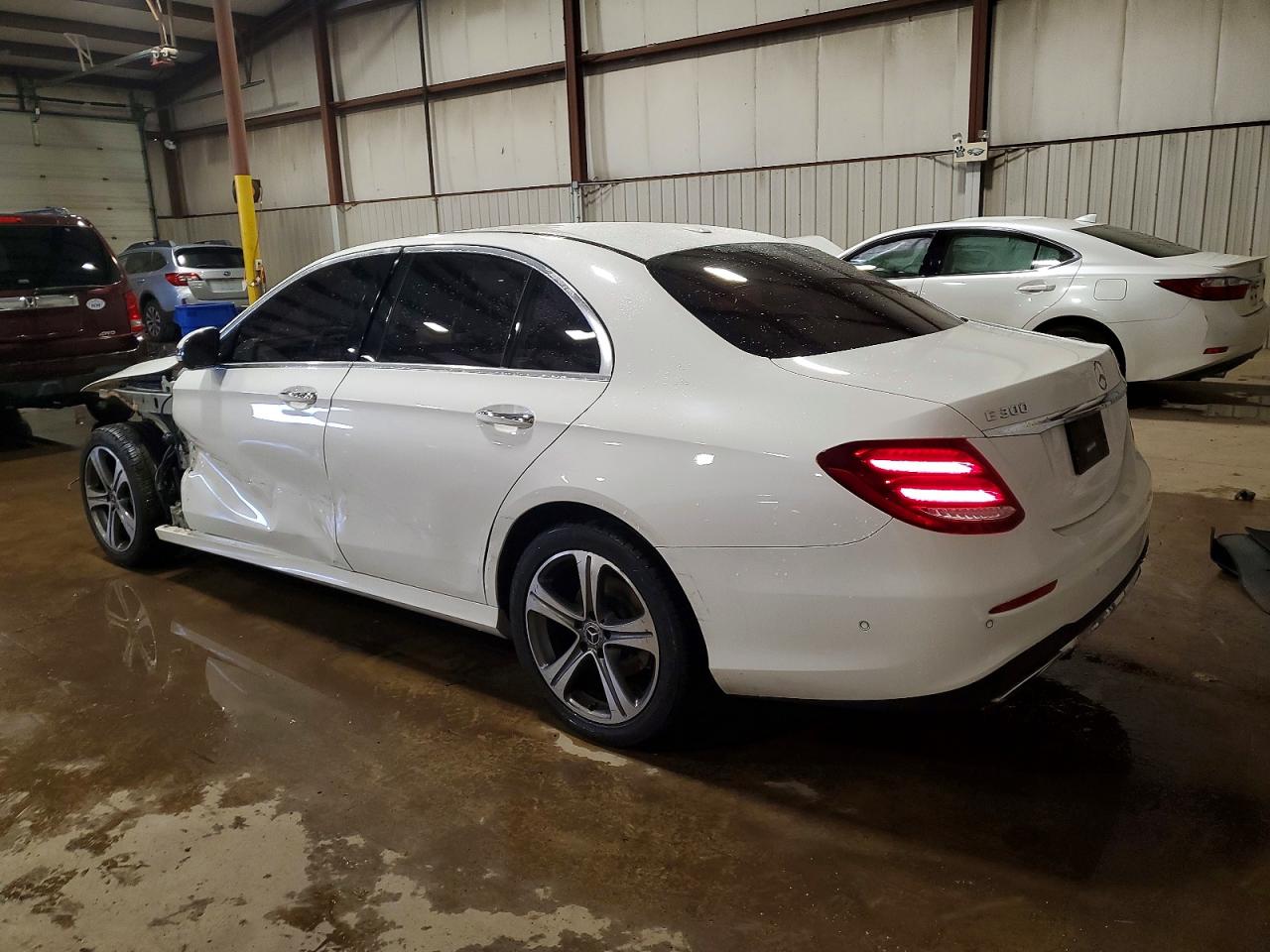 2017 MERCEDES-BENZ E 300 4MATIC photo 2
