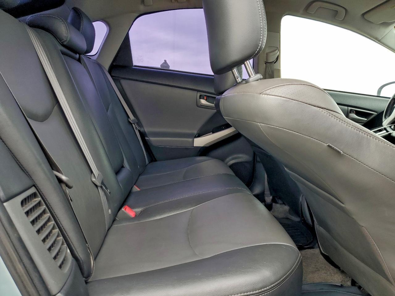 2014 TOYOTA PRIUS photo 10