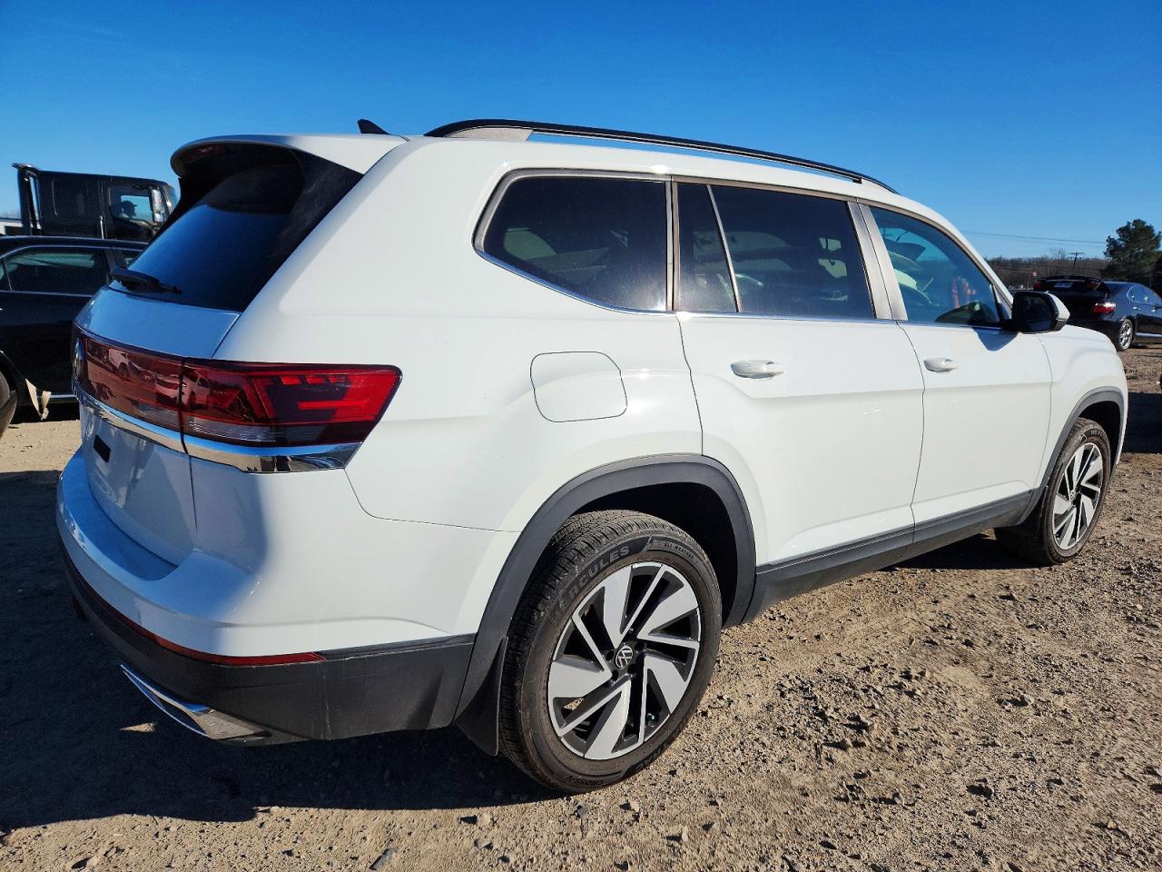 2024 VOLKSWAGEN ATLAS SE photo 3