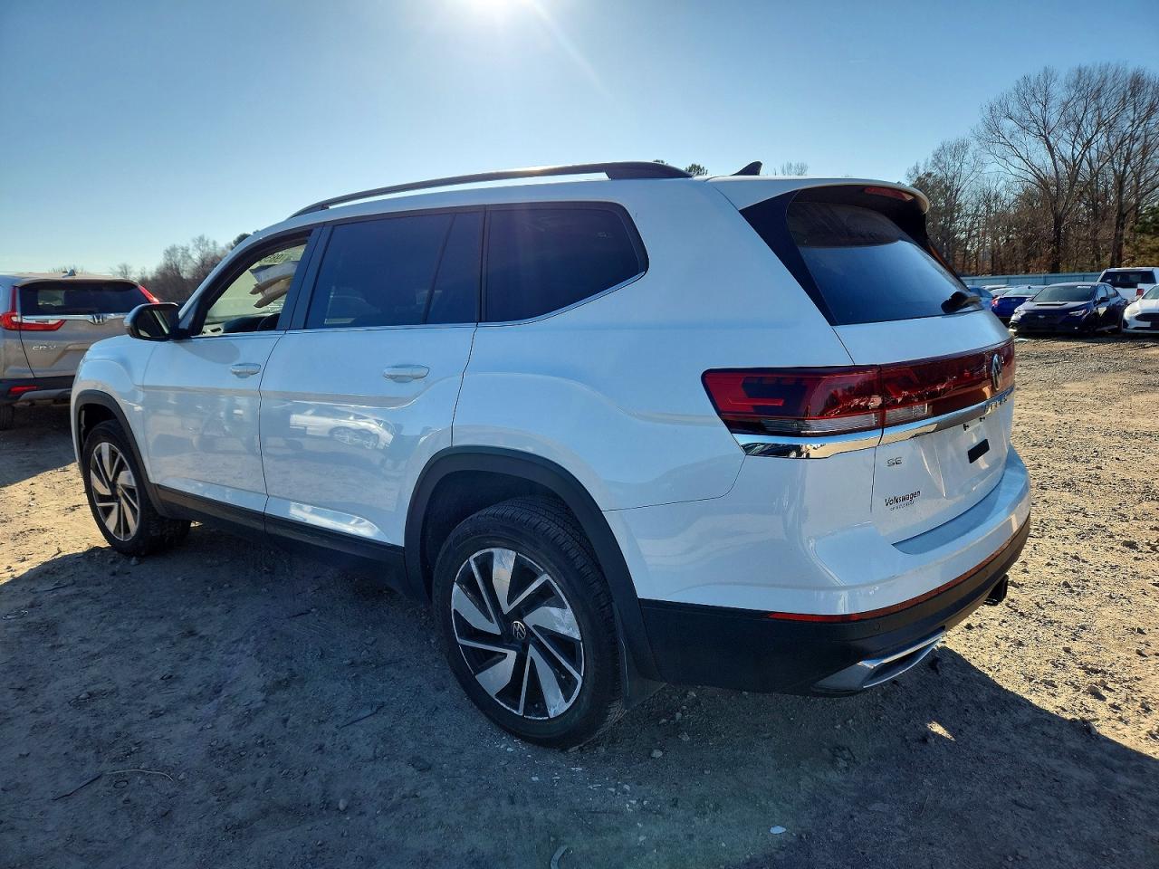 2024 VOLKSWAGEN ATLAS SE photo 2