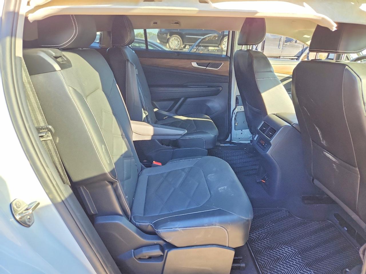 2024 VOLKSWAGEN ATLAS SE photo 10