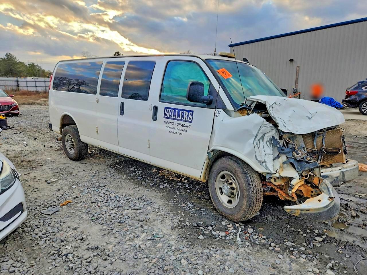 2018 CHEVROLET EXPRESS G3500 LT photo 4