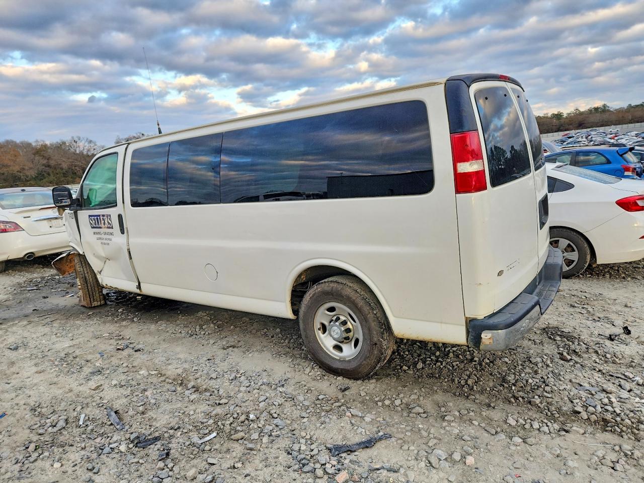 2018 CHEVROLET EXPRESS G3500 LT photo 2