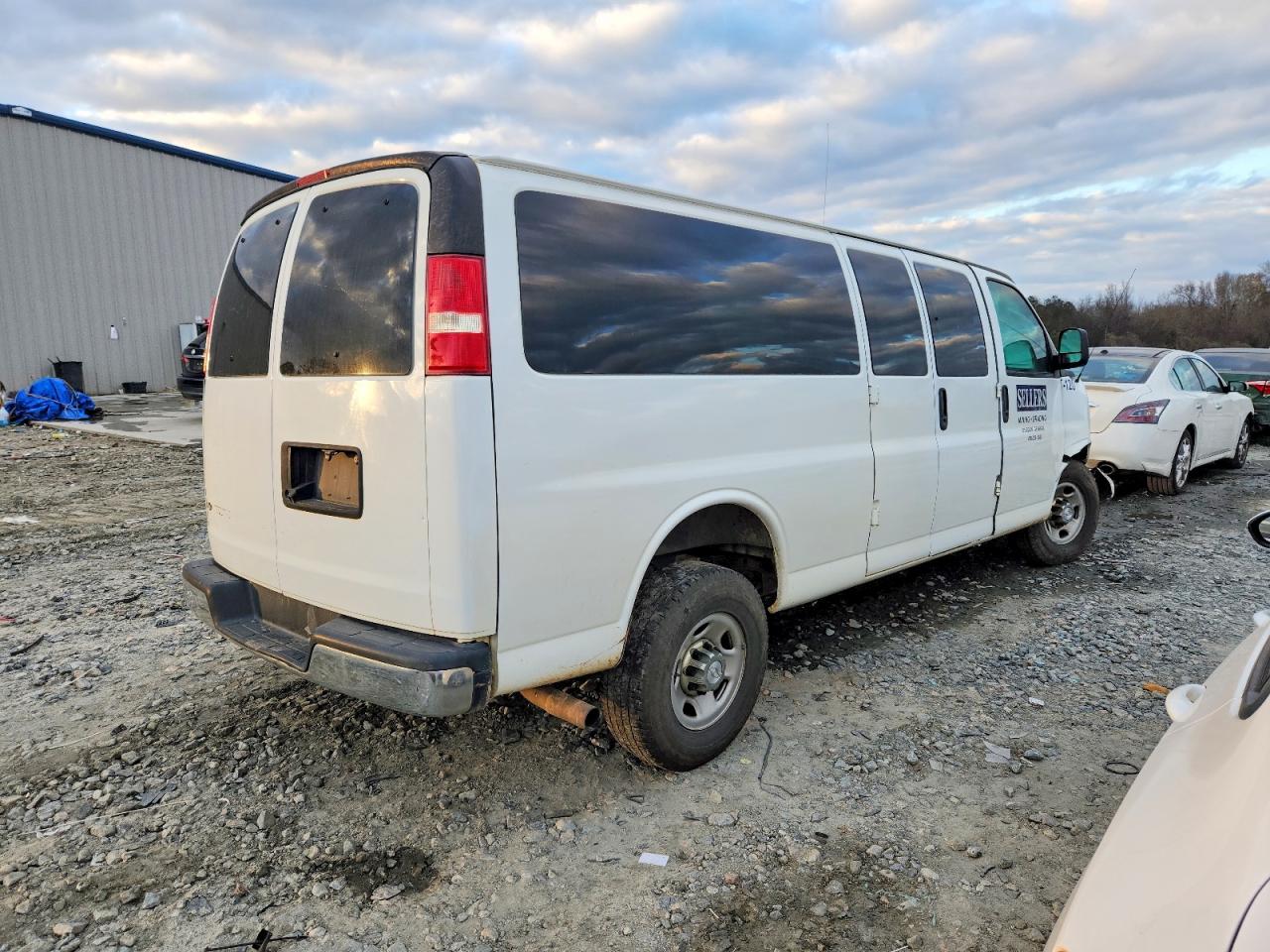 2018 CHEVROLET EXPRESS G3500 LT photo 3