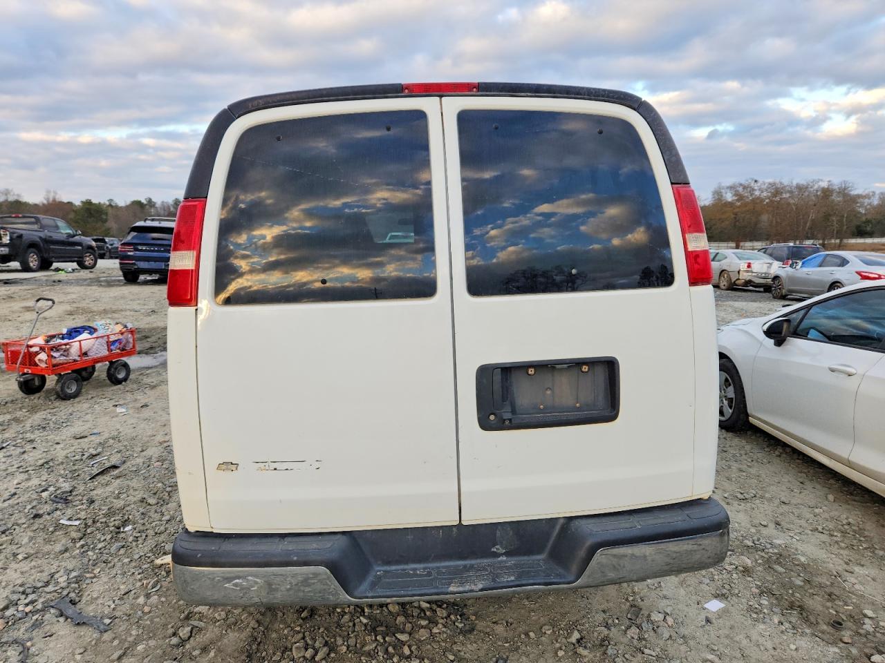 2018 CHEVROLET EXPRESS G3500 LT photo 6