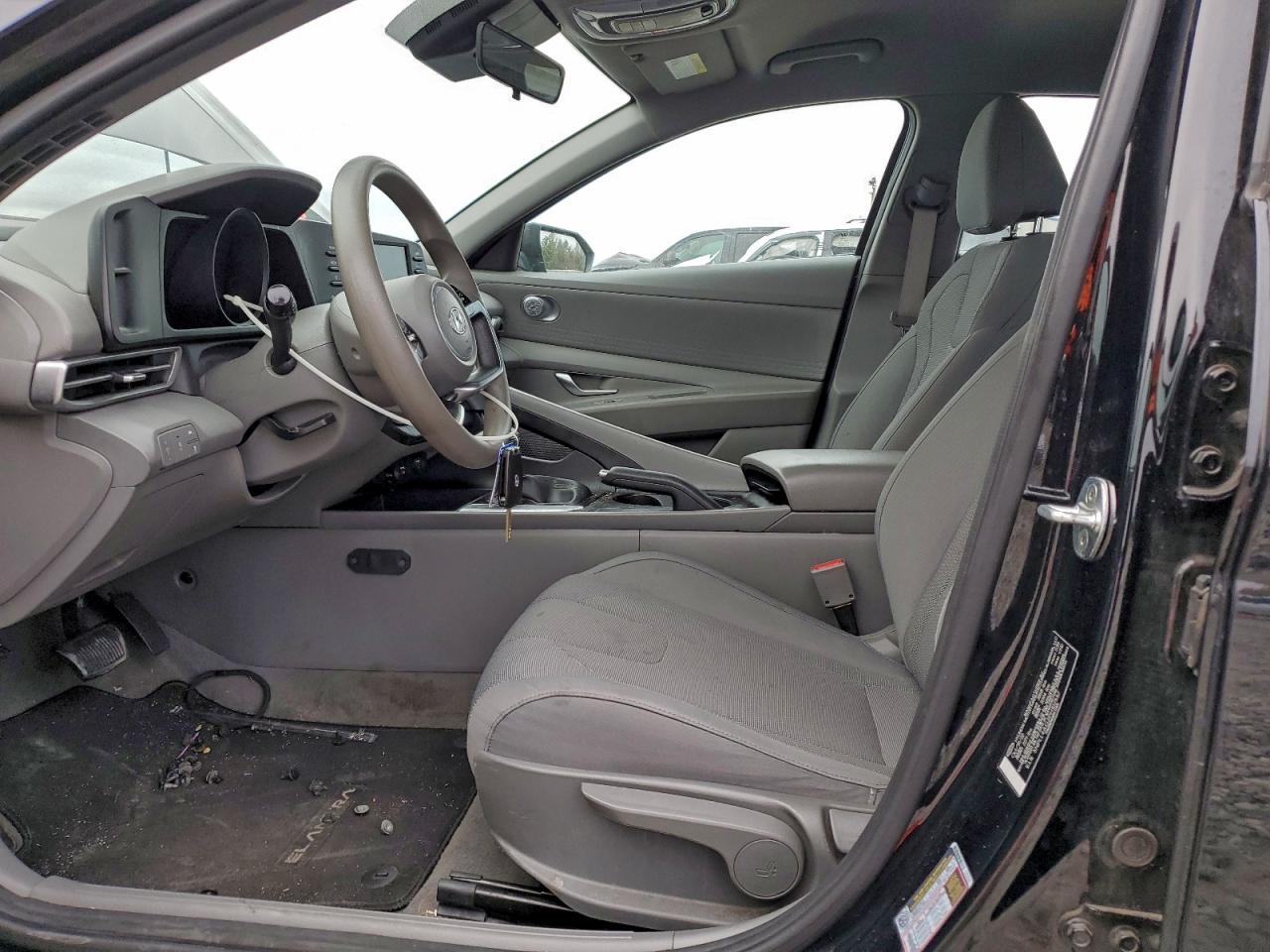 2023 HYUNDAI ELANTRA SE photo 13