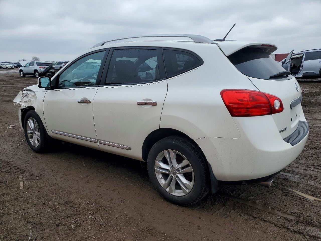 2013 NISSAN ROGUE S photo 2