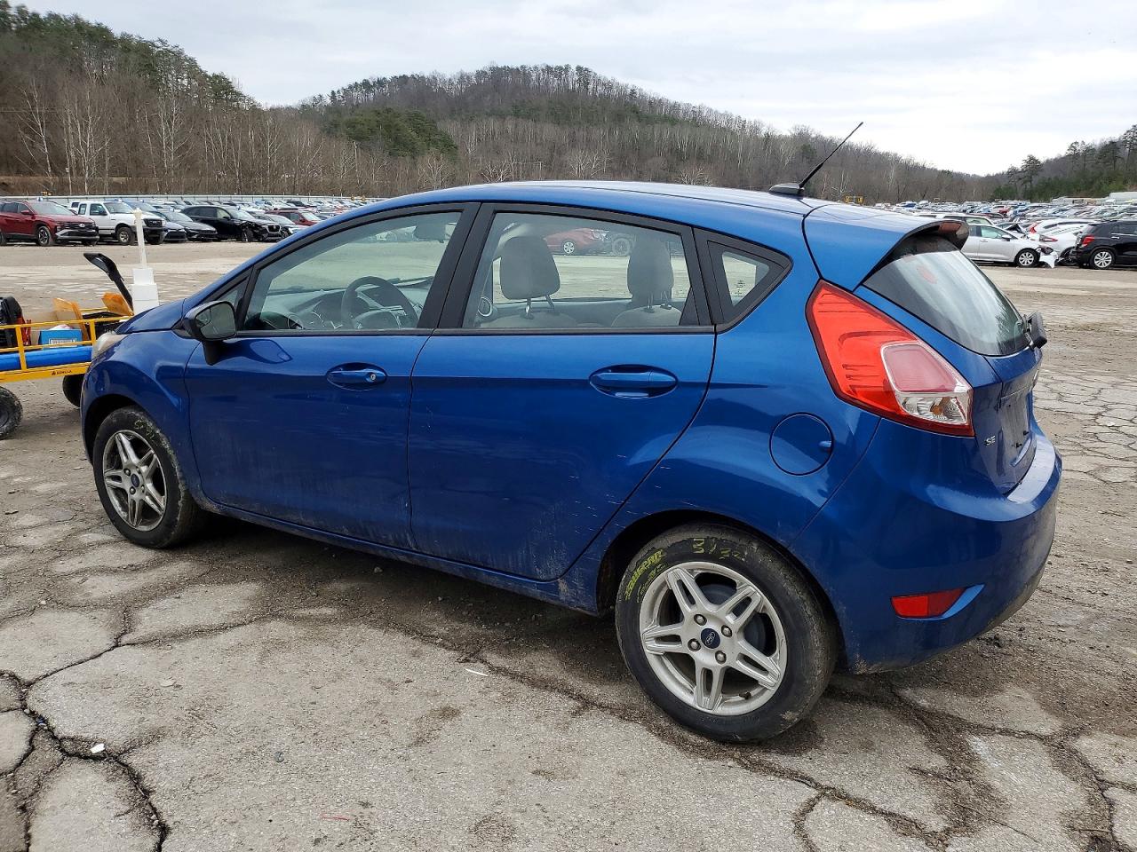 2019 FORD FIESTA SE photo 3