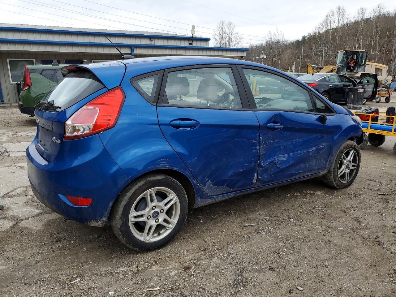 2019 FORD FIESTA SE photo 5