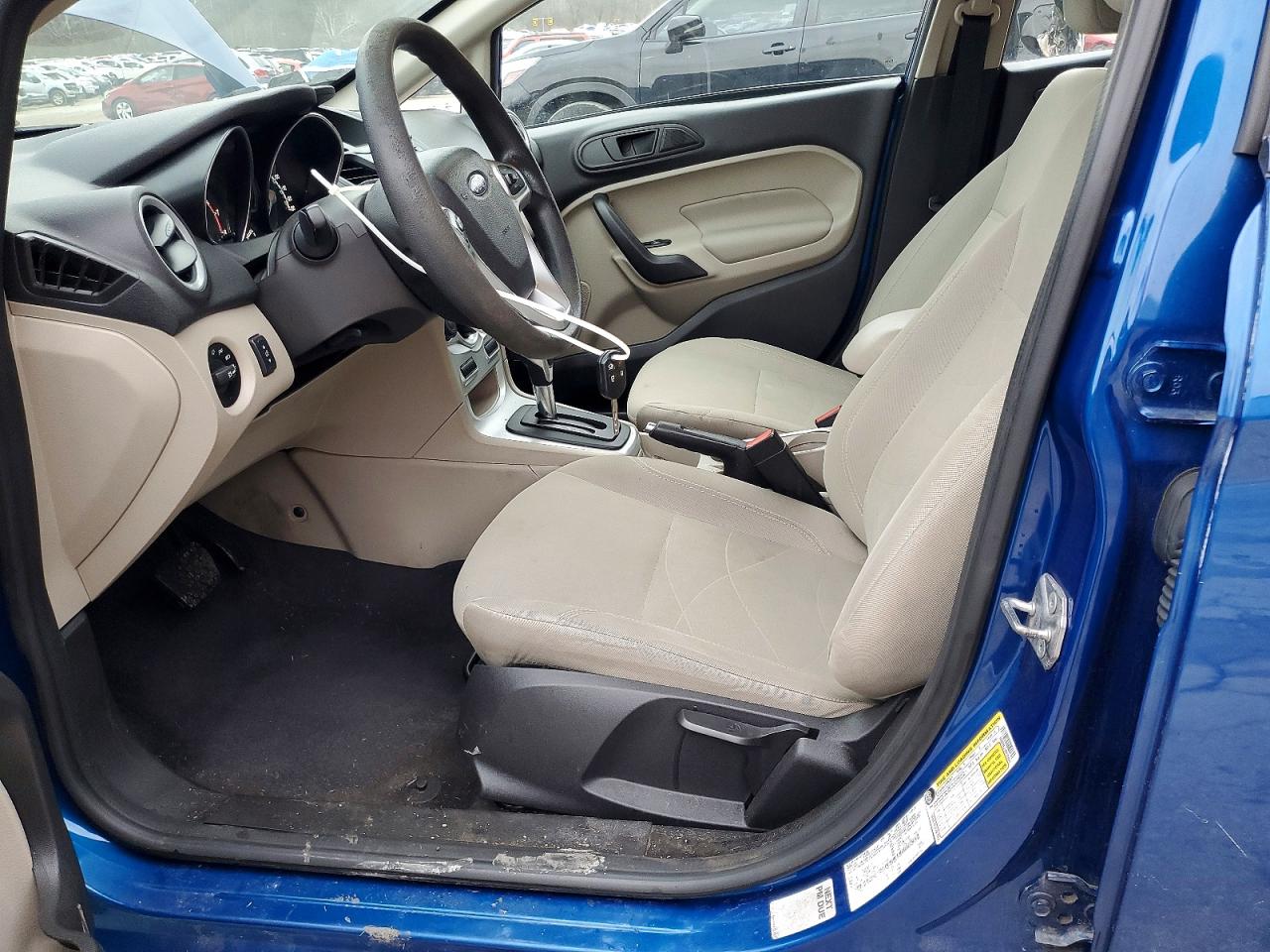 2019 FORD FIESTA SE photo 13