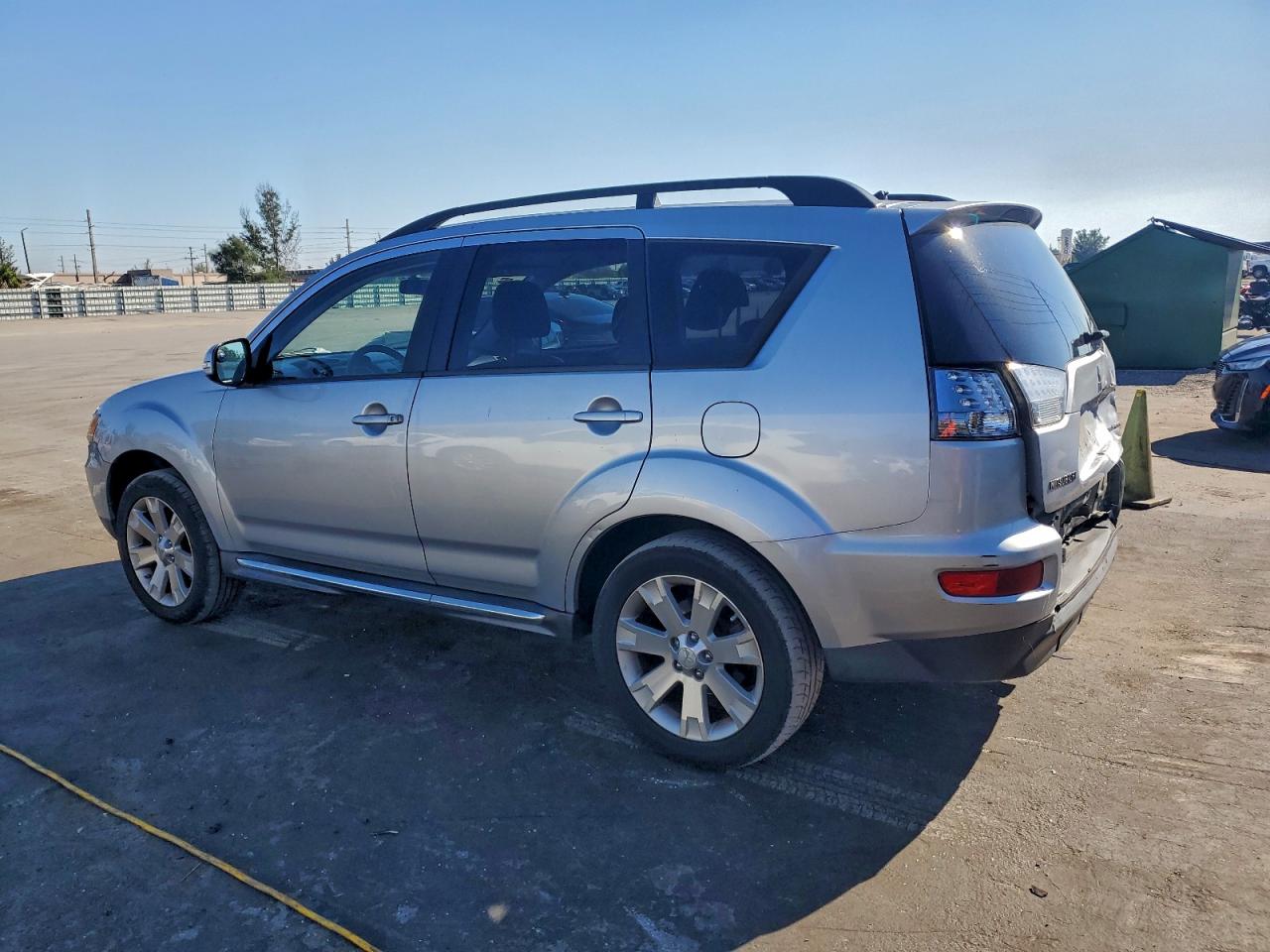 2010 MITSUBISHI OUTLANDER SE photo 2