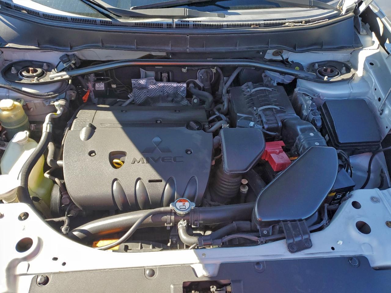 2010 MITSUBISHI OUTLANDER SE photo 12