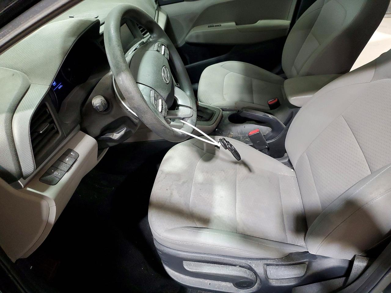 2020 HYUNDAI ELANTRA SE photo 13