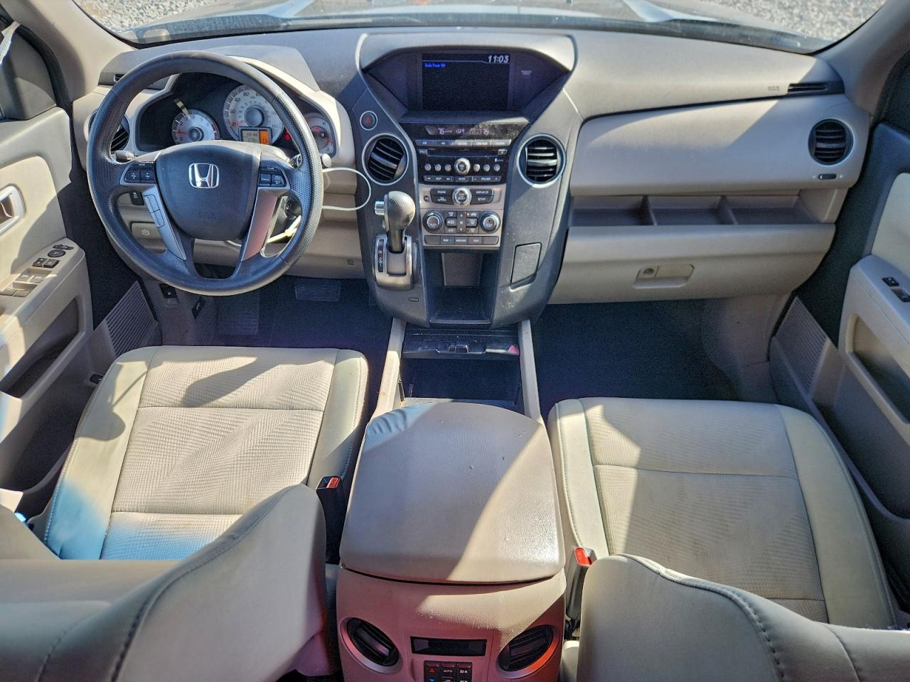 2015 HONDA PILOT LX photo 15