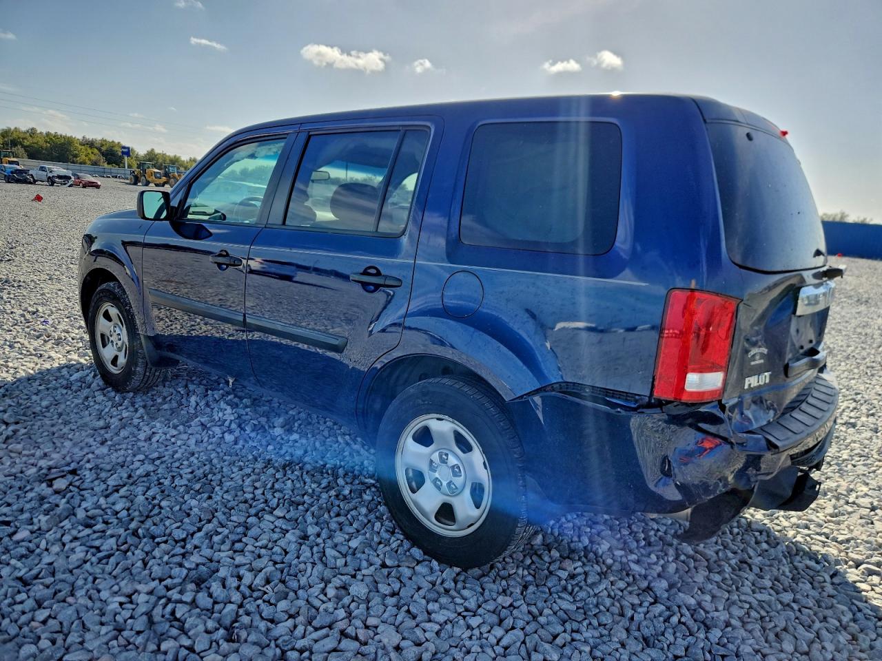 2015 HONDA PILOT LX photo 3