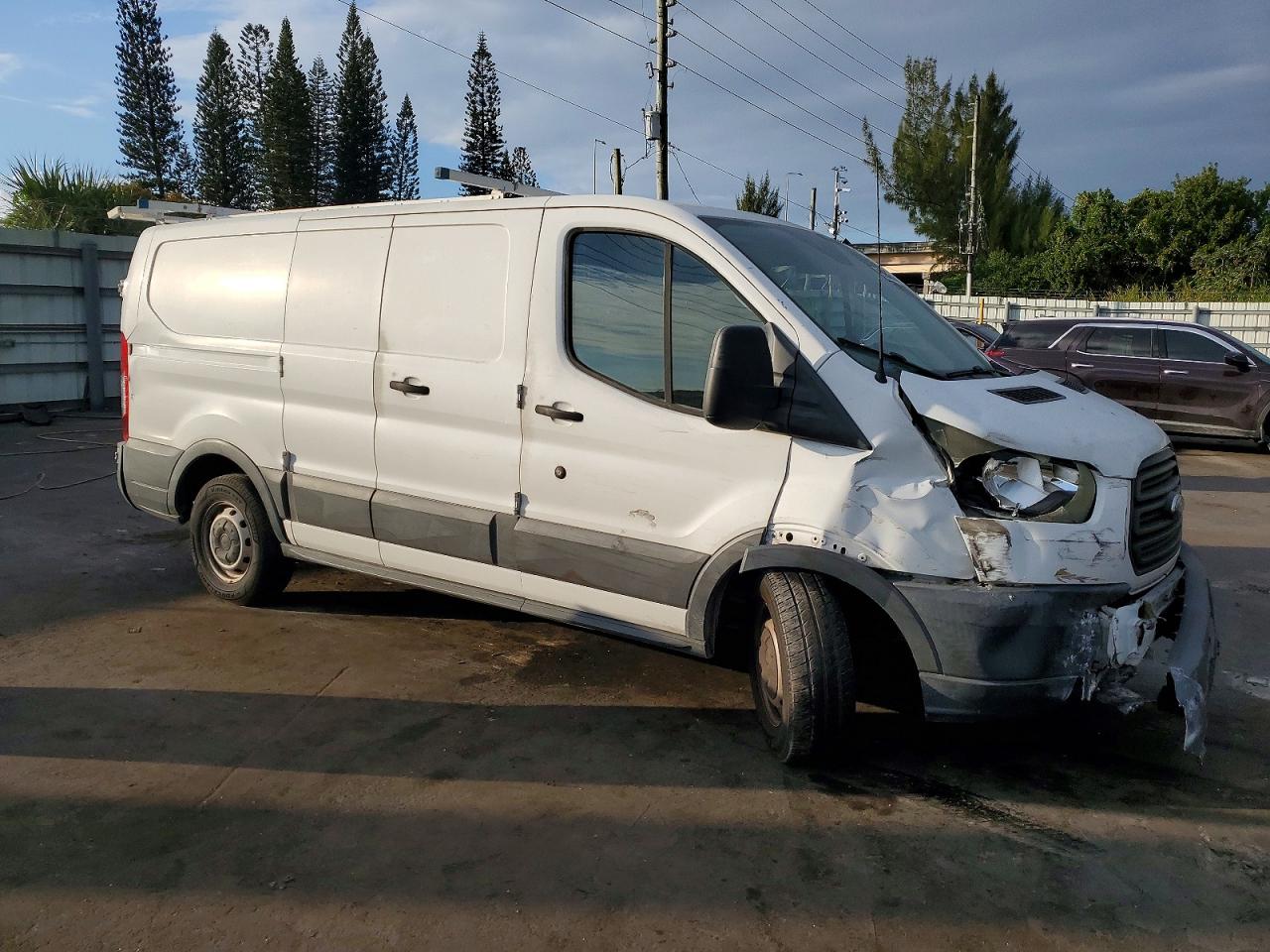 2016 FORD TRANSIT T-150 UTILITY / SERVICE VAN photo 4