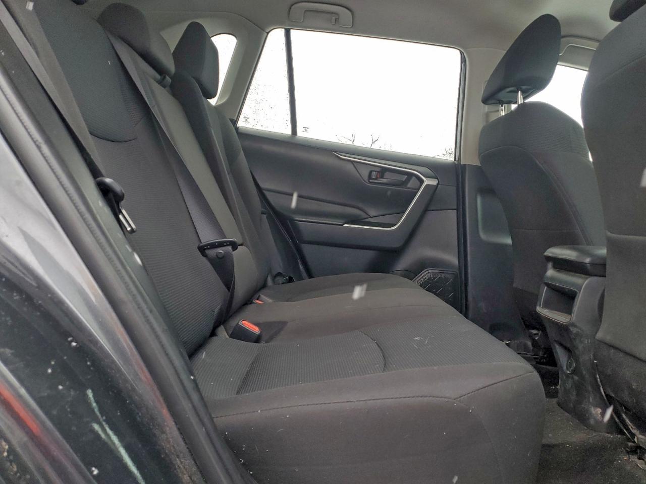 2021 TOYOTA RAV4 LE photo 21