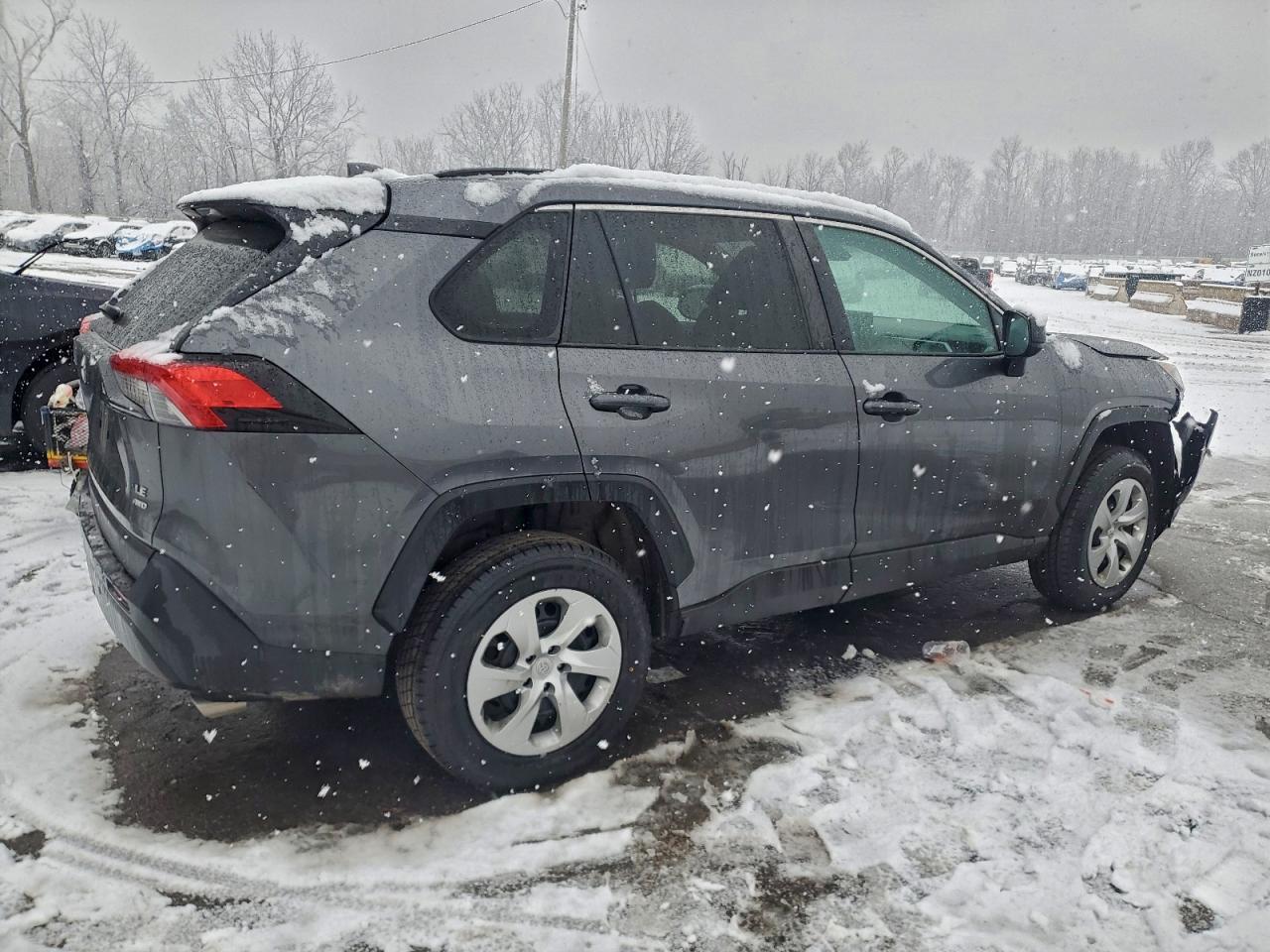 2021 TOYOTA RAV4 LE photo 5