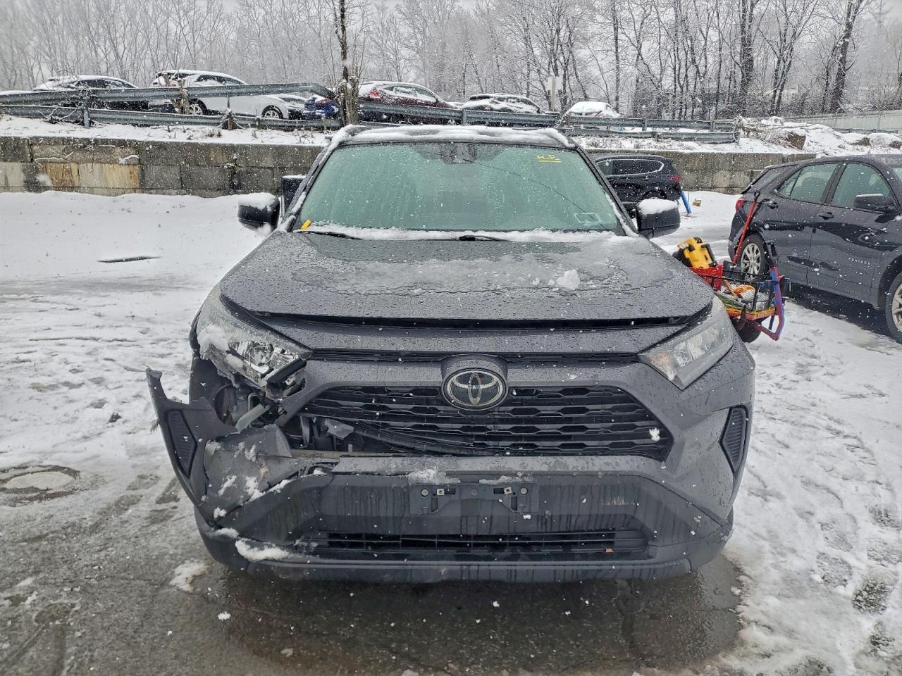 2021 TOYOTA RAV4 LE photo 9