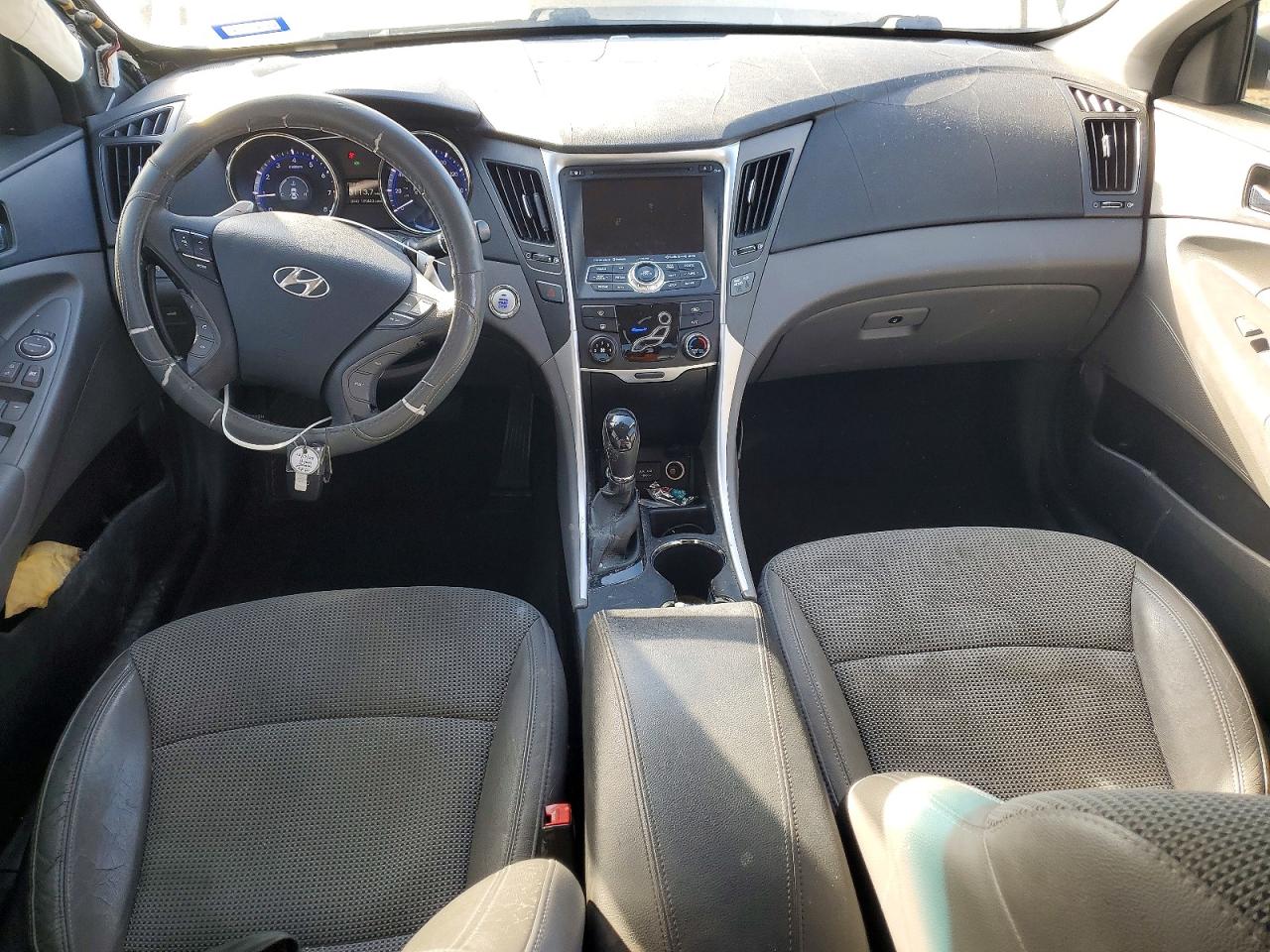 2013 HYUNDAI SONATA SE photo 8