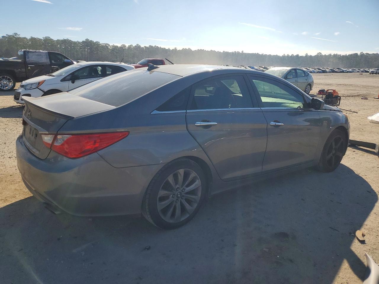 2013 HYUNDAI SONATA SE photo 3