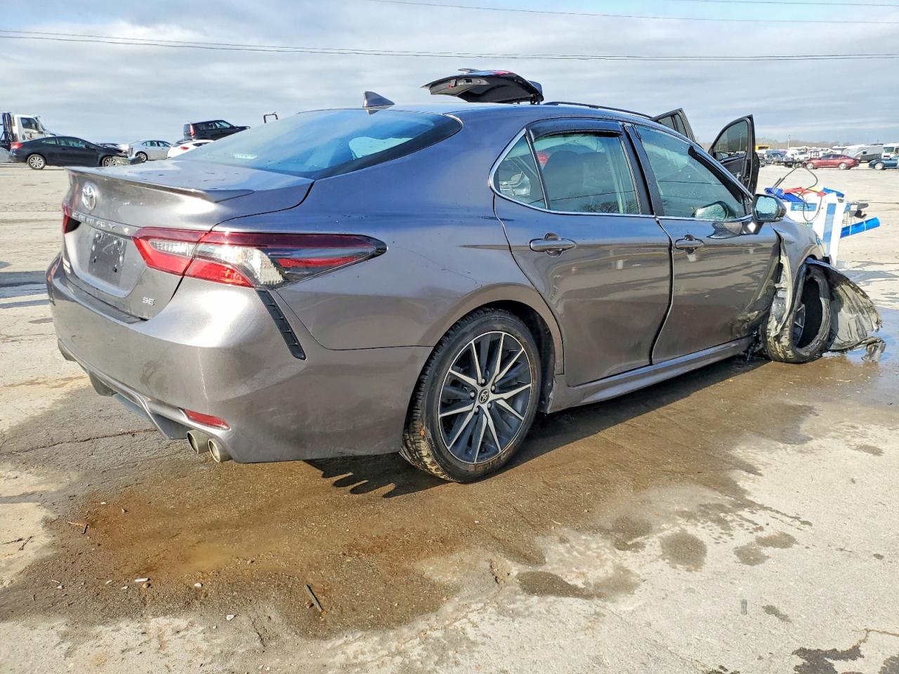 2024 TOYOTA CAMRY SE NIGHT SHADE photo 3