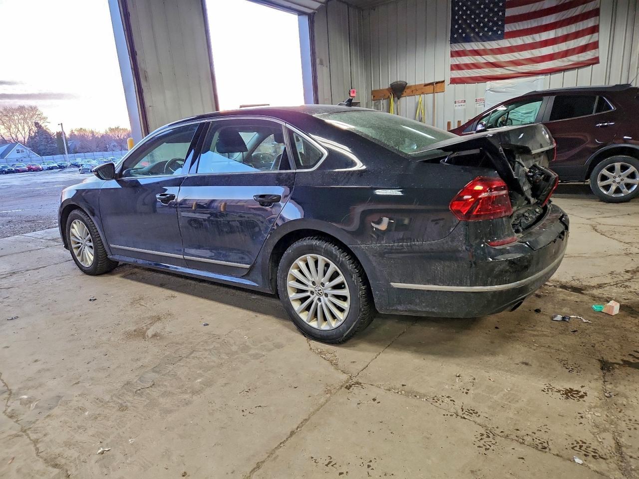 2017 VOLKSWAGEN PASSAT SE photo 2