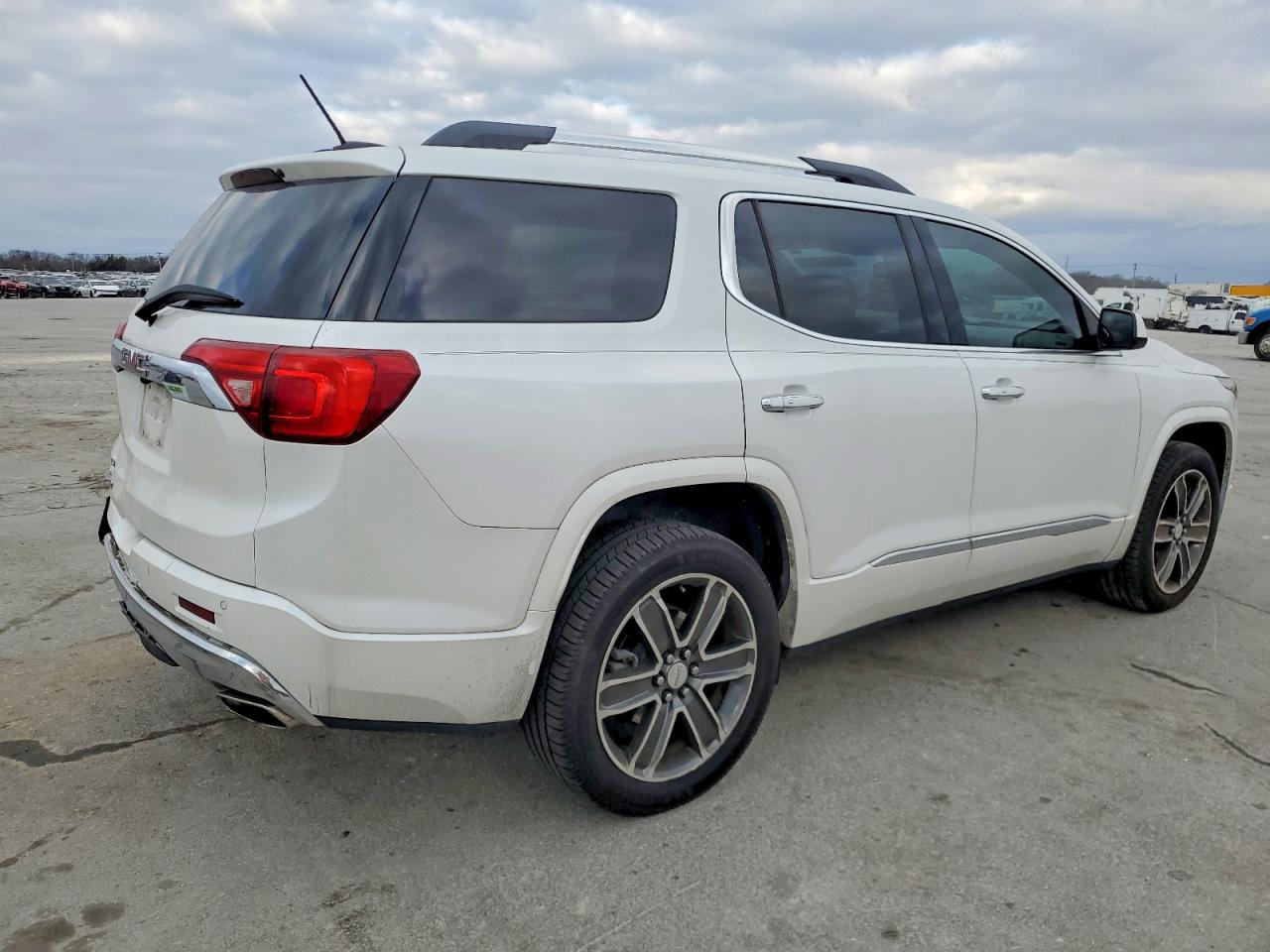 2019 GMC ACADIA DENALI photo 3