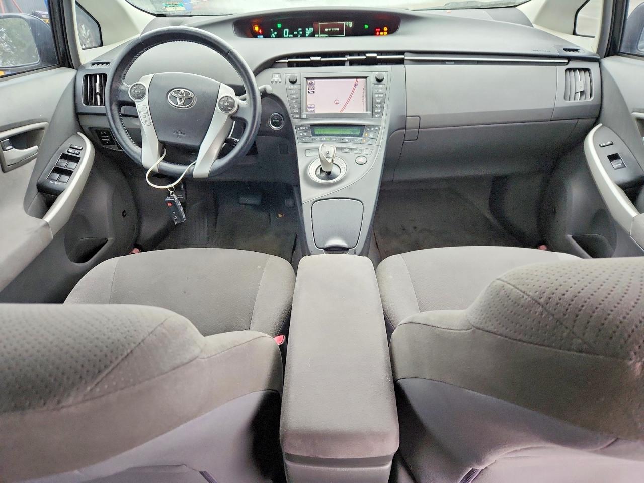 2010 TOYOTA PRIUS photo 8