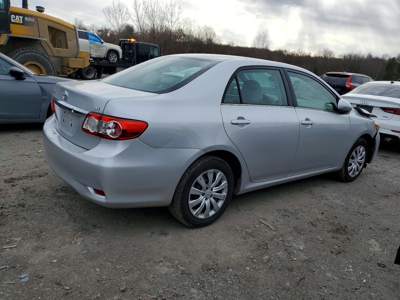 2013 TOYOTA COROLLA BASE photo 3
