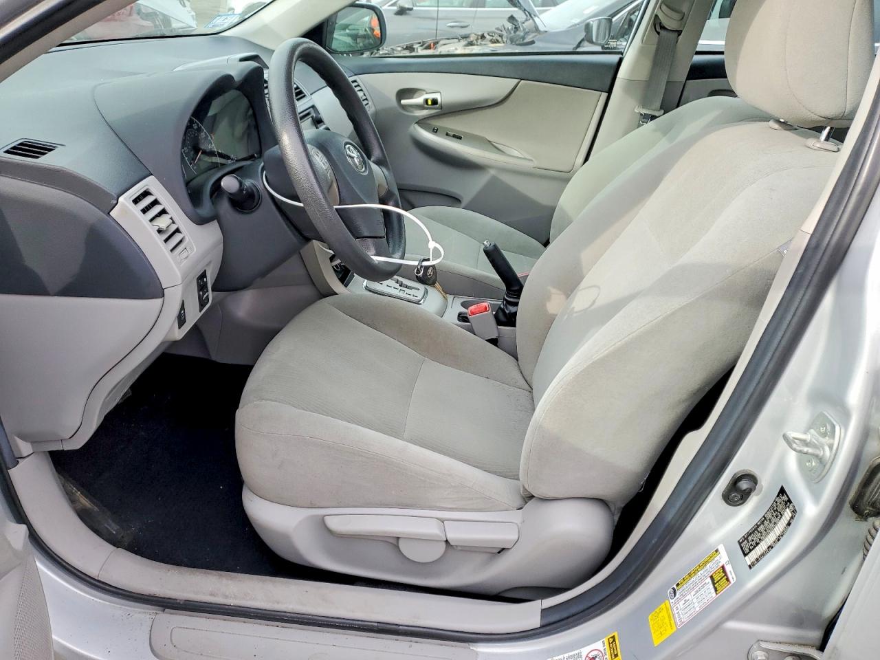 2013 TOYOTA COROLLA BASE photo 7