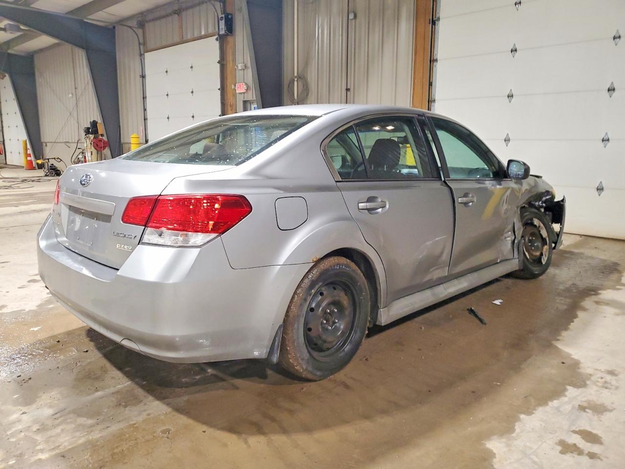 2011 SUBARU LEGACY 2.5I photo 3
