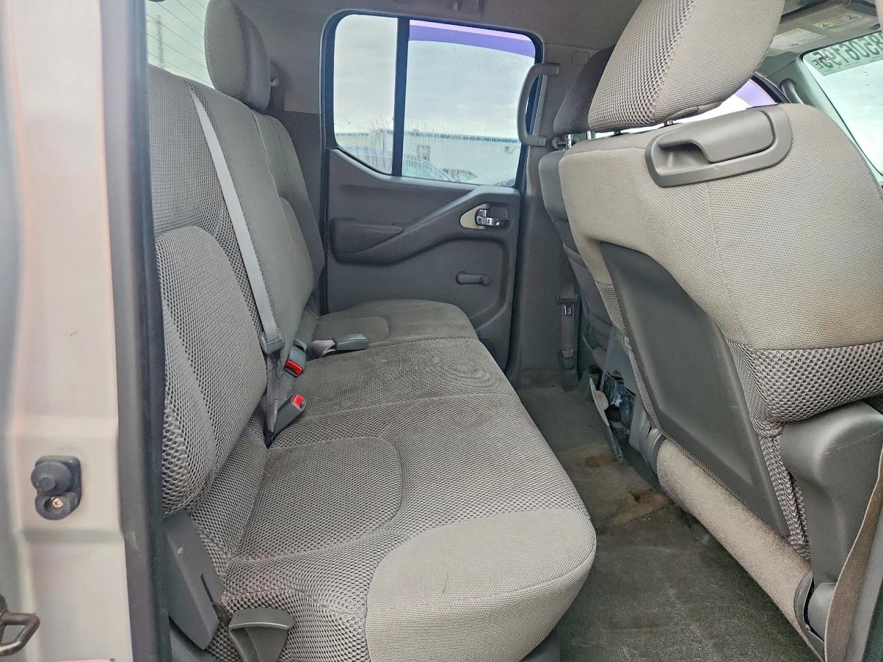 2010 NISSAN FRONTIER CREW CAB SE photo 10