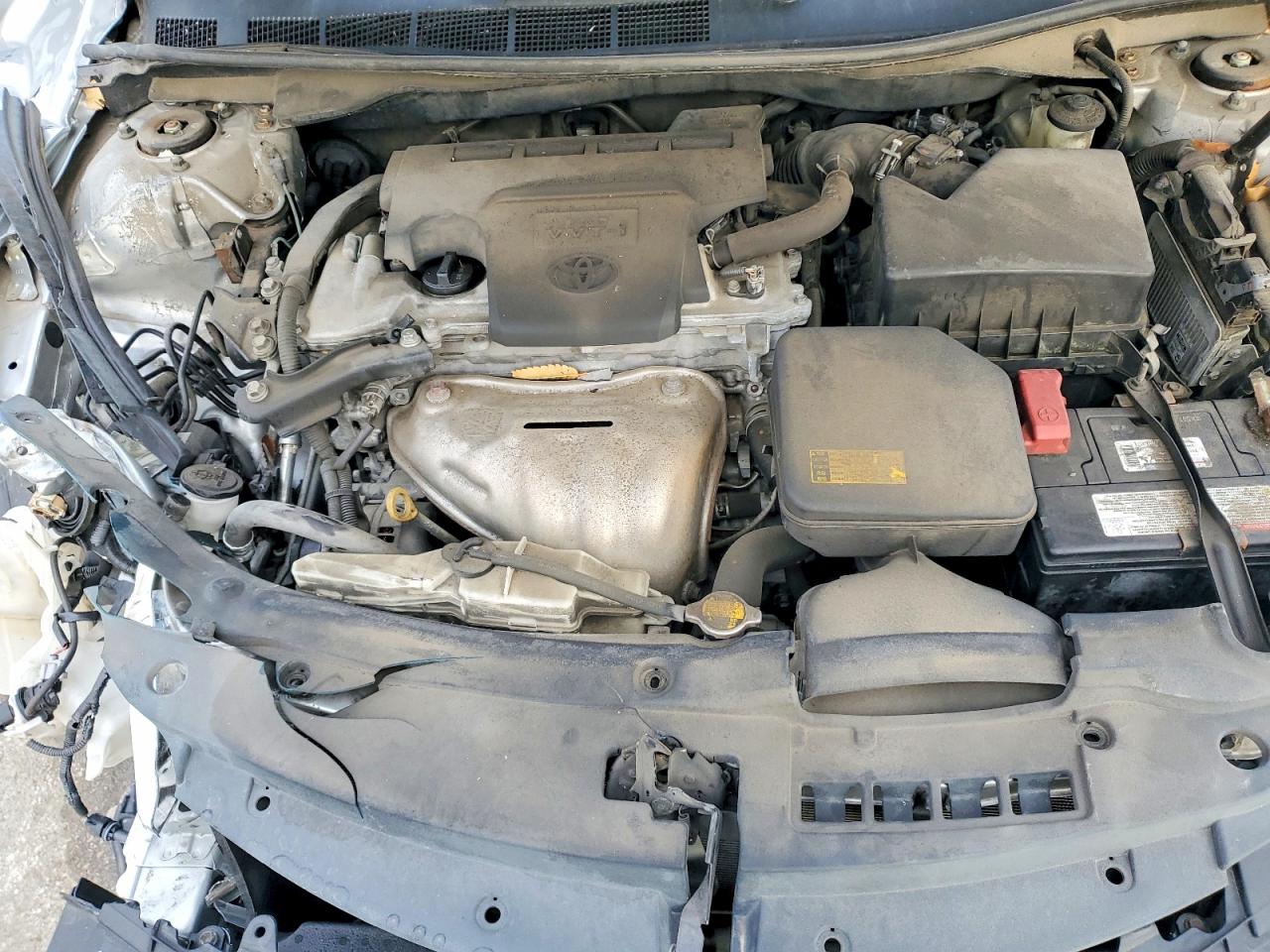 2015 TOYOTA CAMRY LE photo 11
