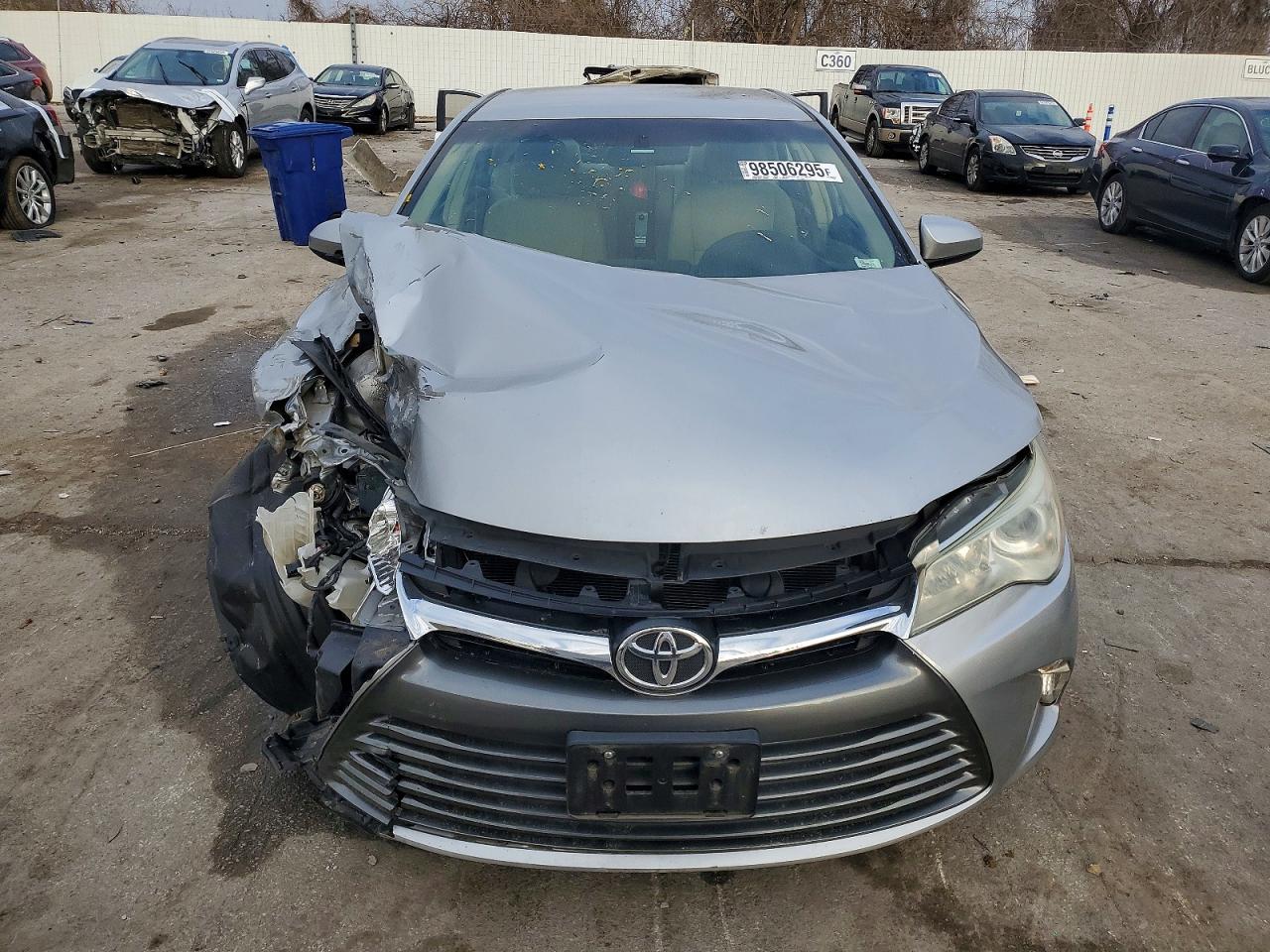2015 TOYOTA CAMRY LE photo 5