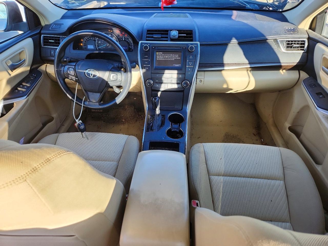 2015 TOYOTA CAMRY LE photo 8
