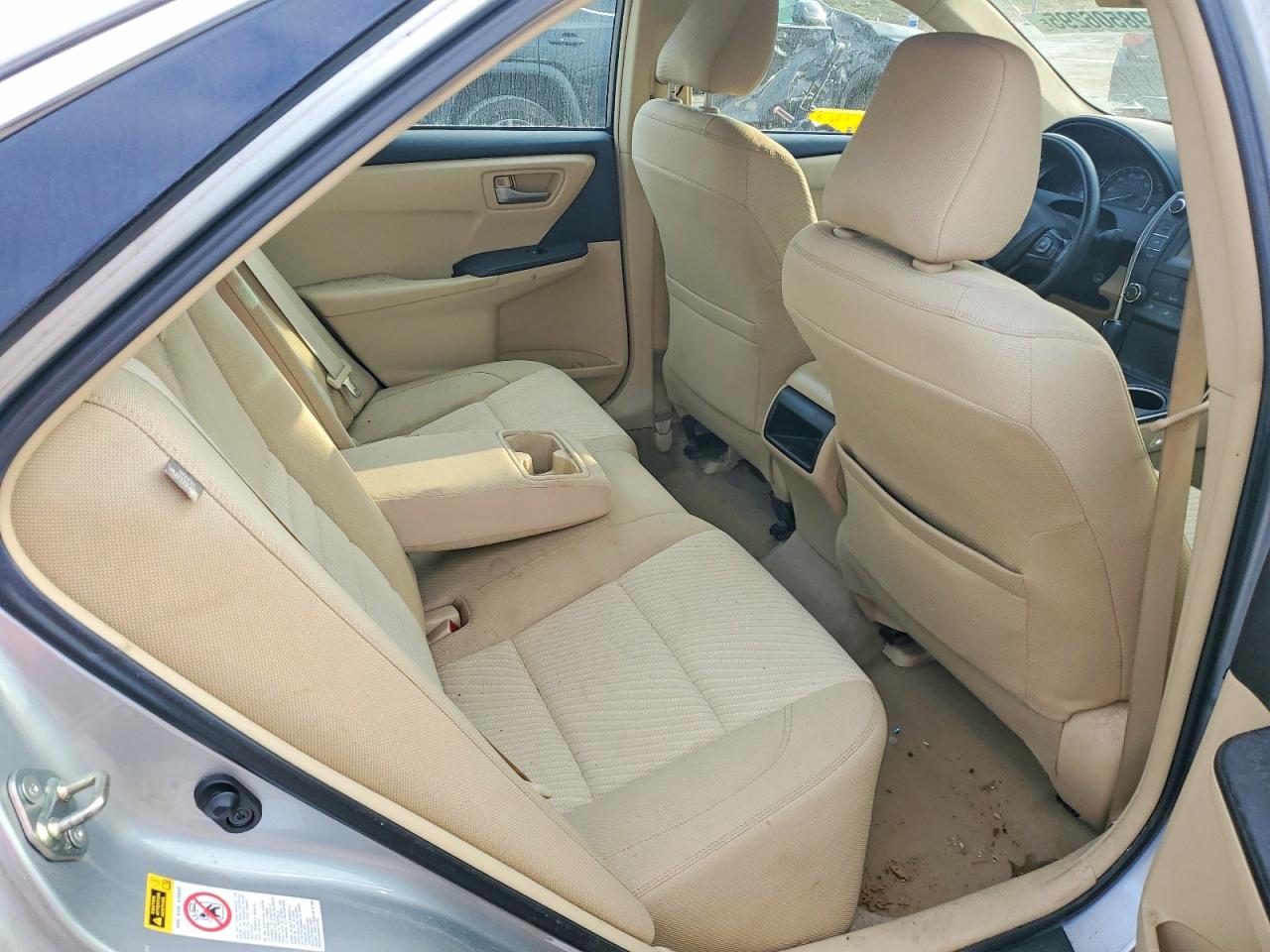 2015 TOYOTA CAMRY LE photo 10