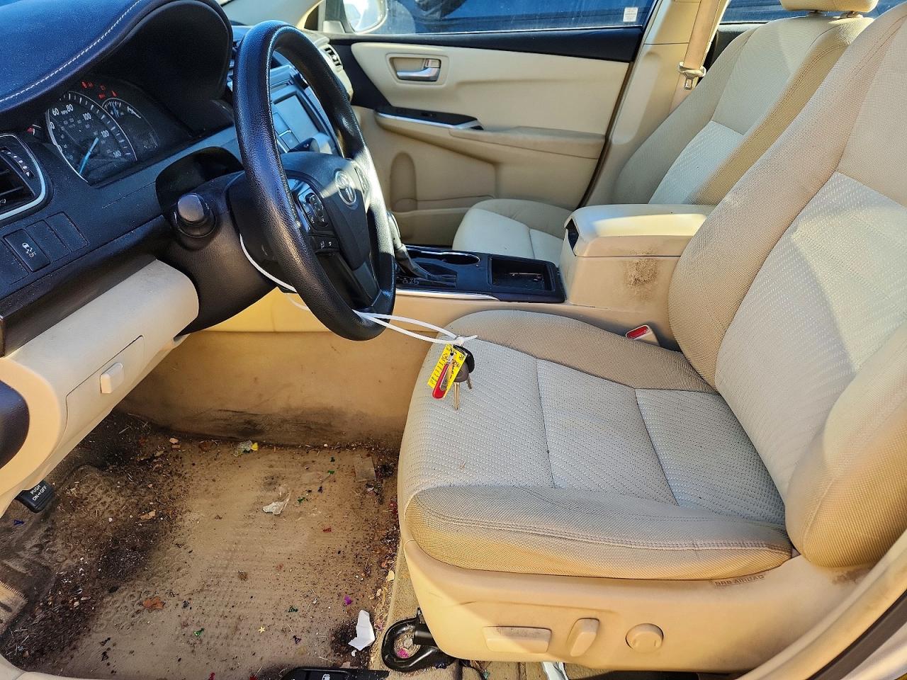 2015 TOYOTA CAMRY LE photo 7